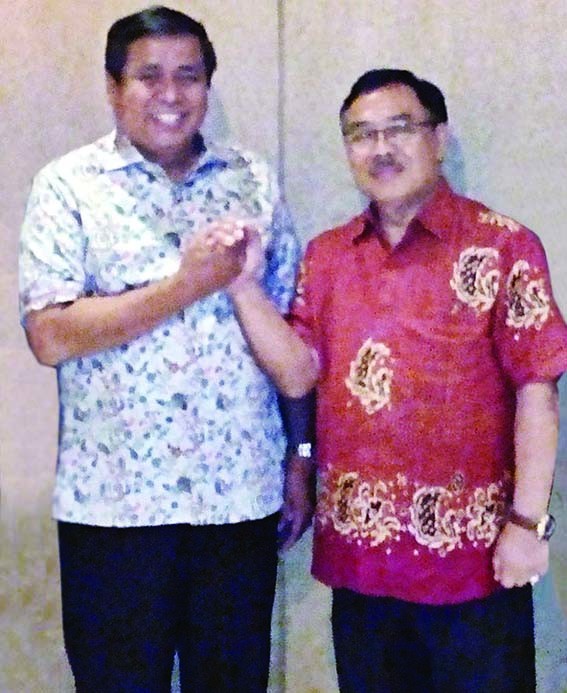 Calon gubernur Jambi Hasan Basri Agus (HBA) makin akrab dengan Nino Guritno.